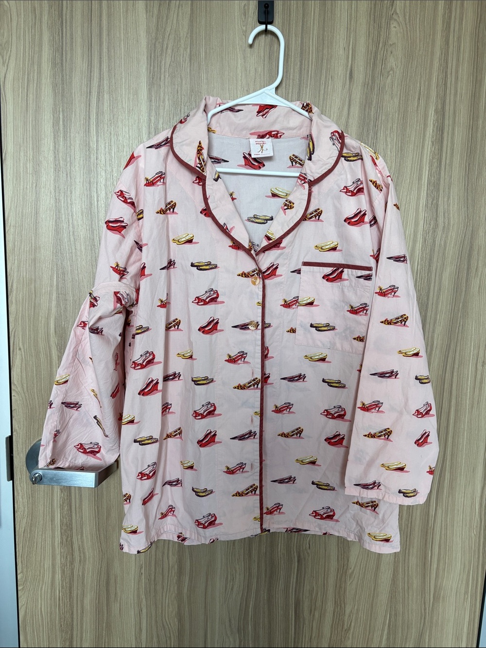Pink Shoe-Print Long Sleeve Pajama Top - Munky Munky. Size XL
